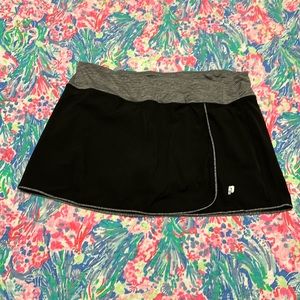 EUC Prince size large black and gray women’s skort